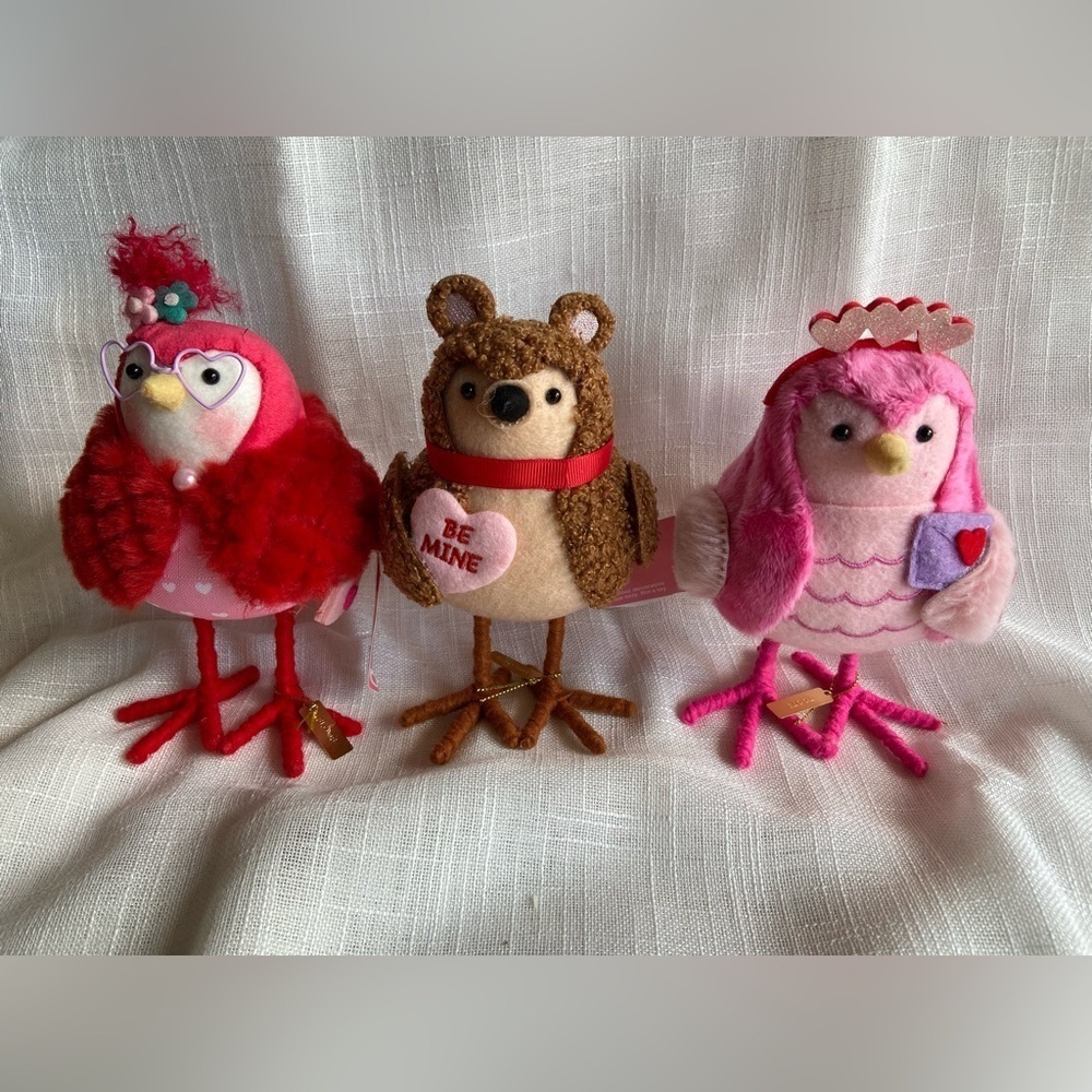 Spritz Featherly Friends‎ Set of 3 Valentine's Plush Birds Toots Buttons Floof